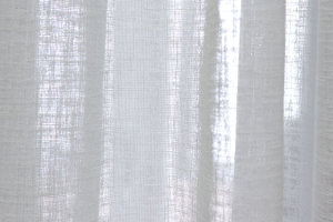 Gebroken wit inbetween grof linnenlook gordijnen